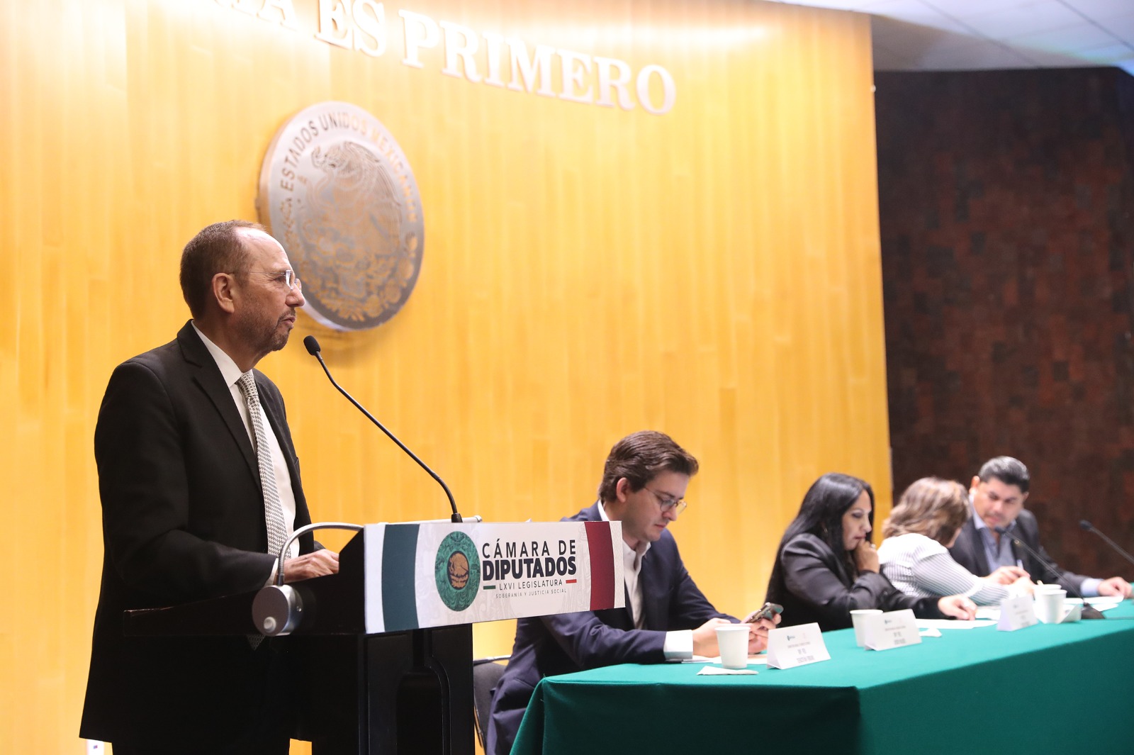 Ponentes del Segundo Foro Nacional de Comercio Electrónico: Propuestas y Discusión en torno a la regulación del E-Commerce en México
