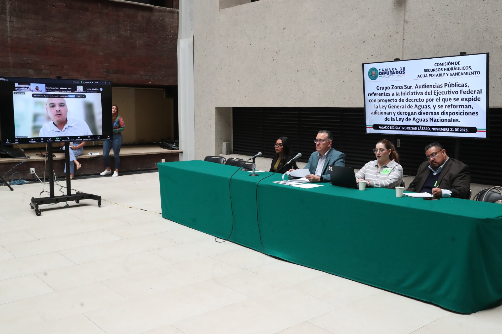 Asistentees del foro.